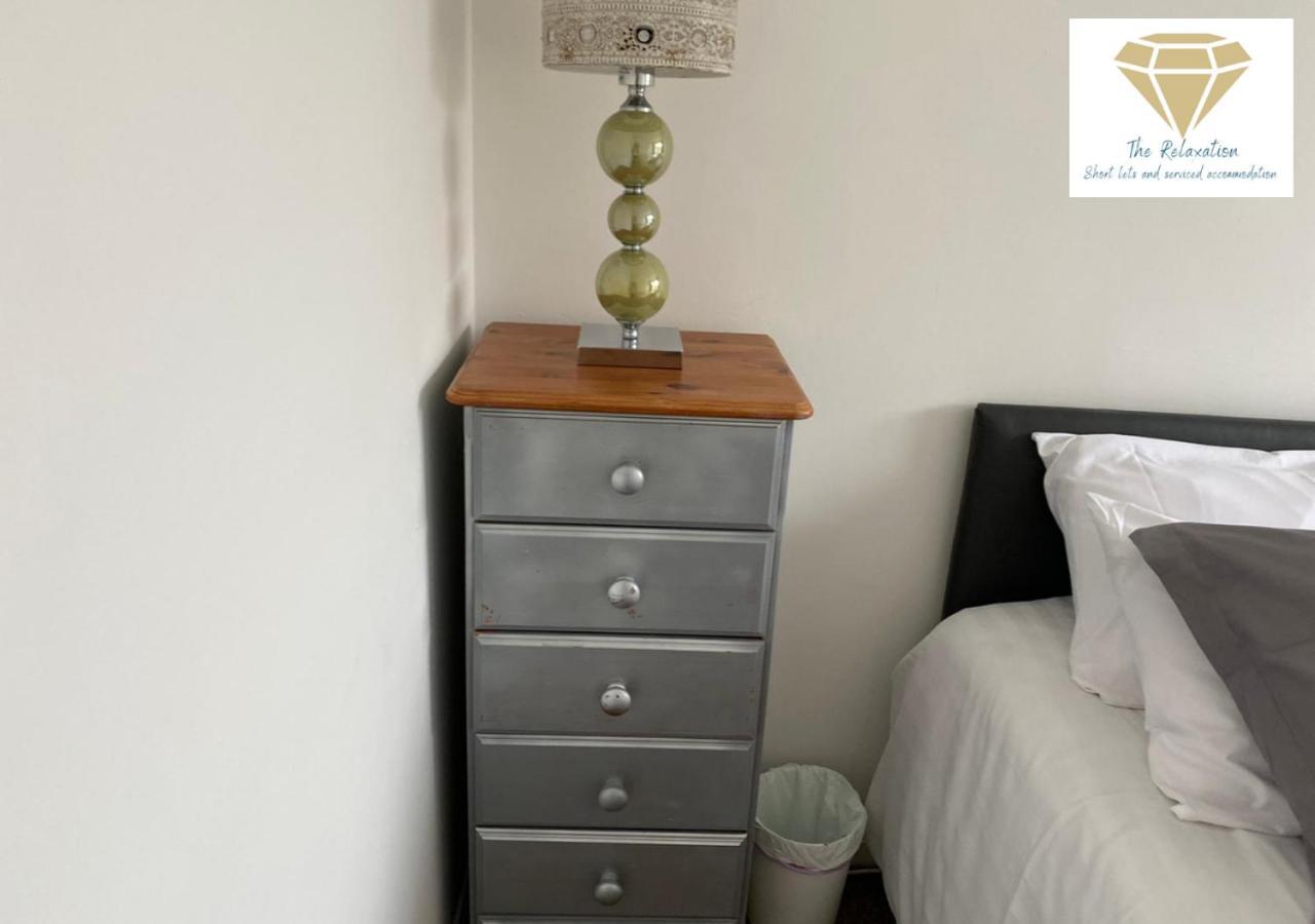 2 Bed Apartment-5 Guests - Business-Relocation-Parking - The Brighton Short Stay & Serviced Apartments Extérieur photo
