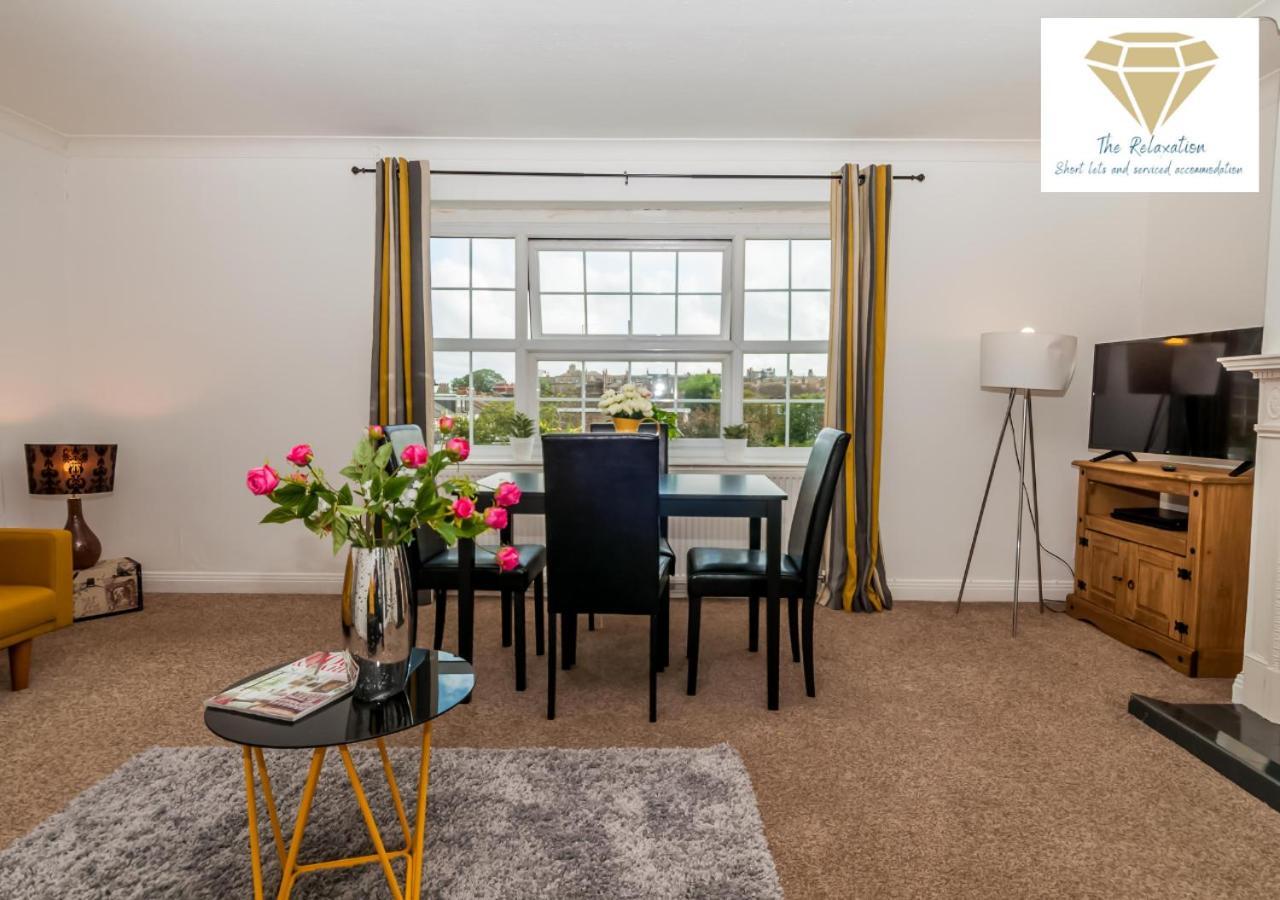 2 Bed Apartment-5 Guests - Business-Relocation-Parking - The Brighton Short Stay & Serviced Apartments Extérieur photo