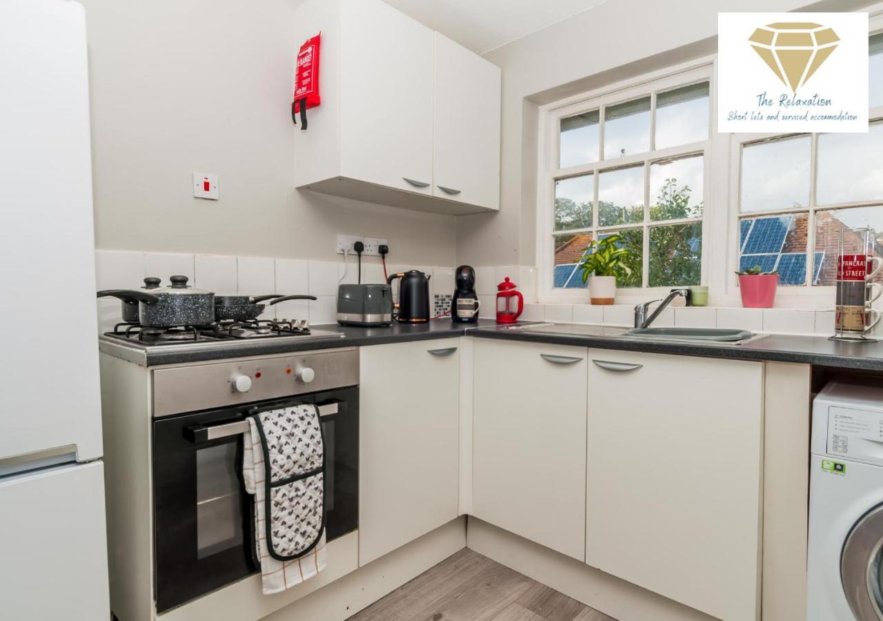 2 Bed Apartment-5 Guests - Business-Relocation-Parking - The Brighton Short Stay & Serviced Apartments Extérieur photo