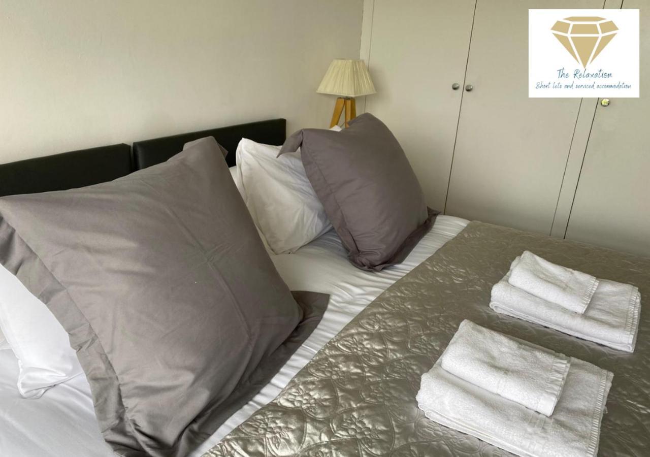 2 Bed Apartment-5 Guests - Business-Relocation-Parking - The Brighton Short Stay & Serviced Apartments Extérieur photo