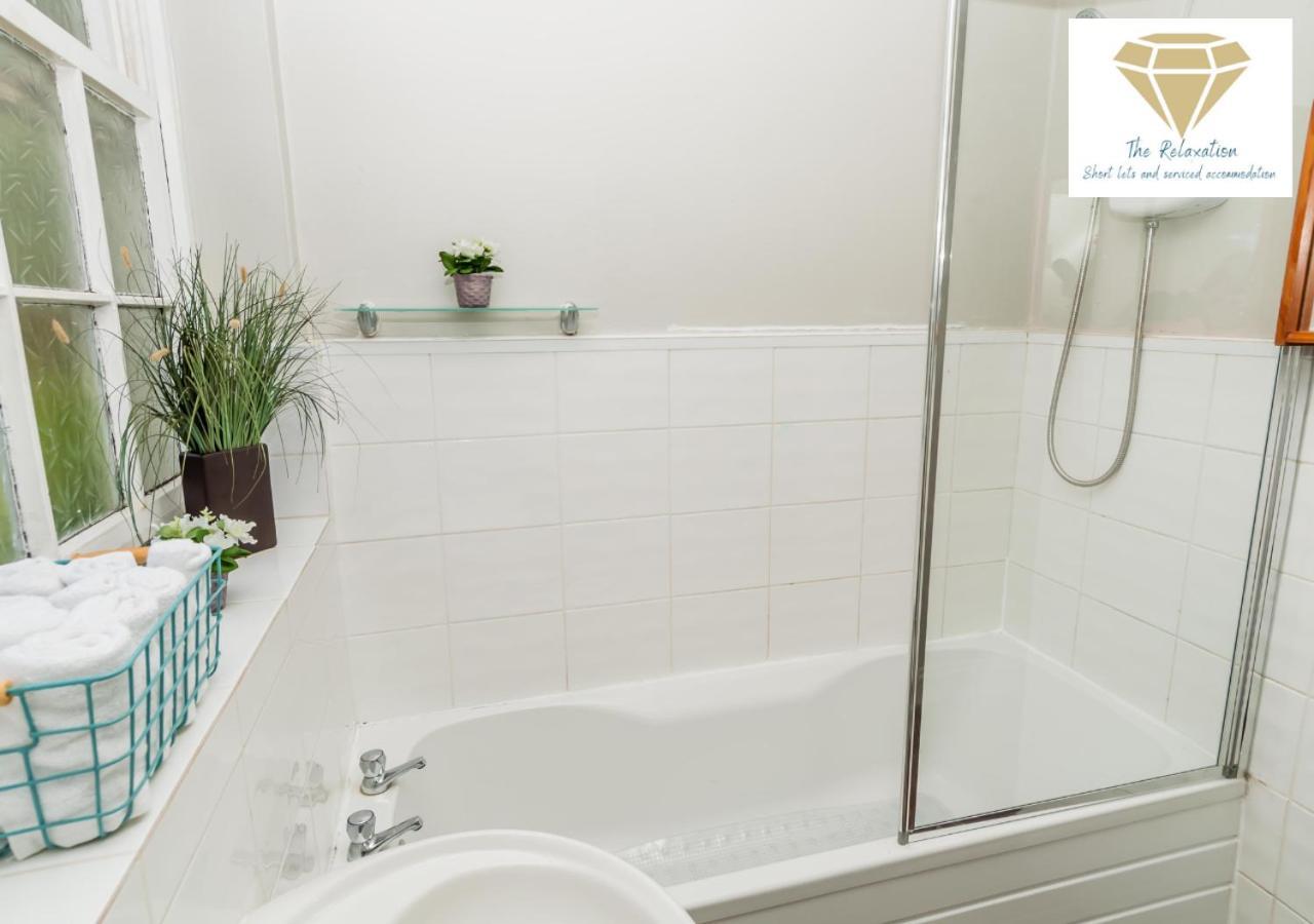 2 Bed Apartment-5 Guests - Business-Relocation-Parking - The Brighton Short Stay & Serviced Apartments Extérieur photo