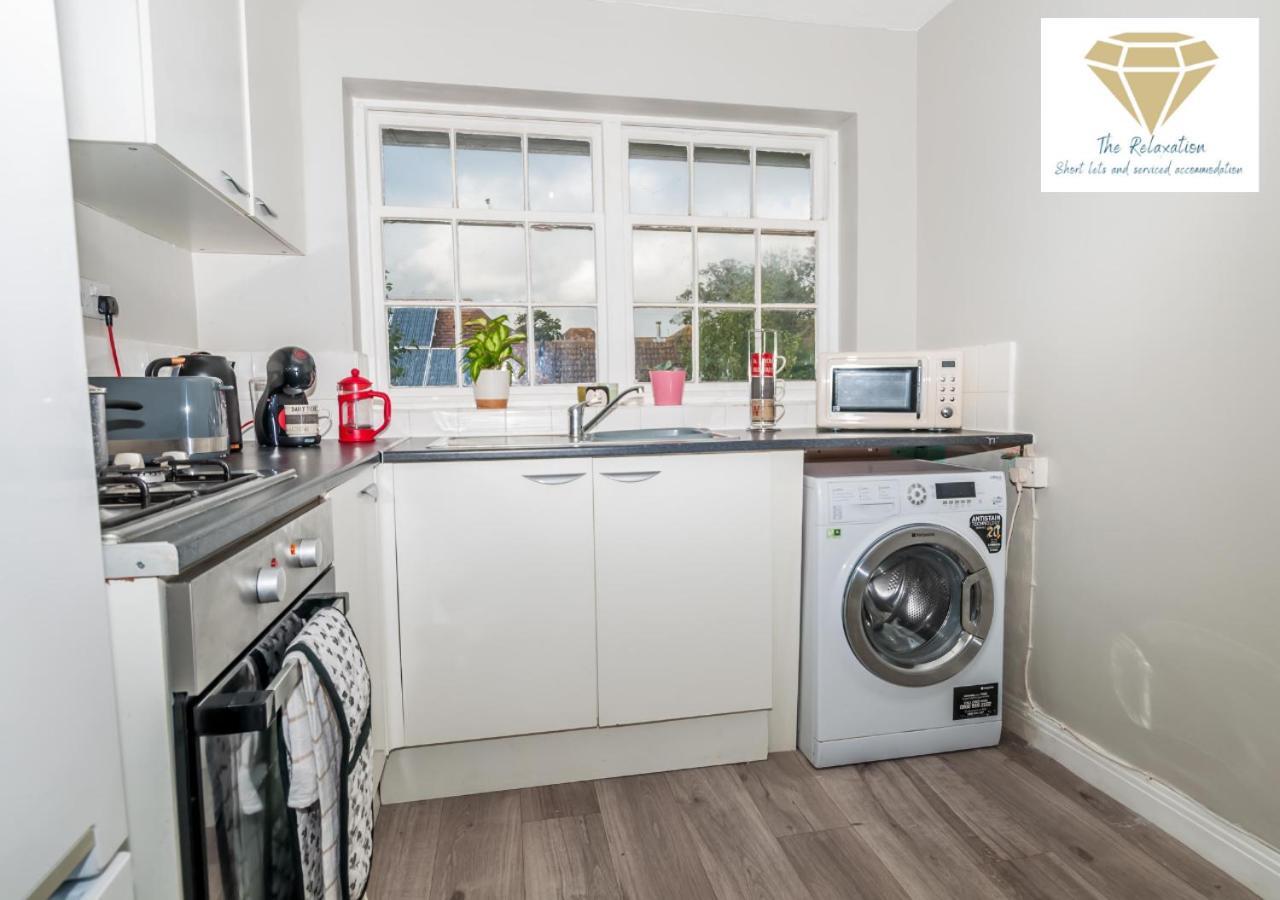 2 Bed Apartment-5 Guests - Business-Relocation-Parking - The Brighton Short Stay & Serviced Apartments Extérieur photo