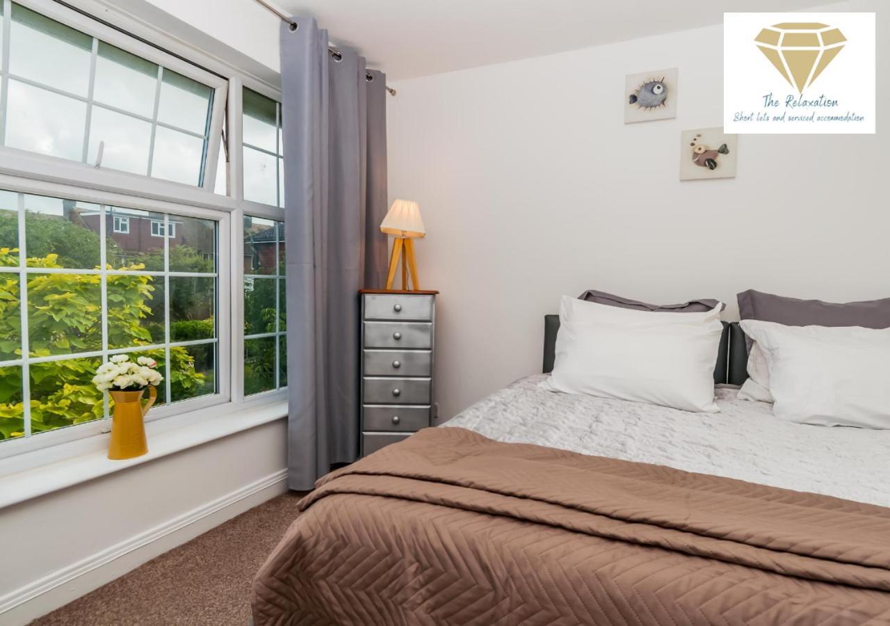 2 Bed Apartment-5 Guests - Business-Relocation-Parking - The Brighton Short Stay & Serviced Apartments Extérieur photo