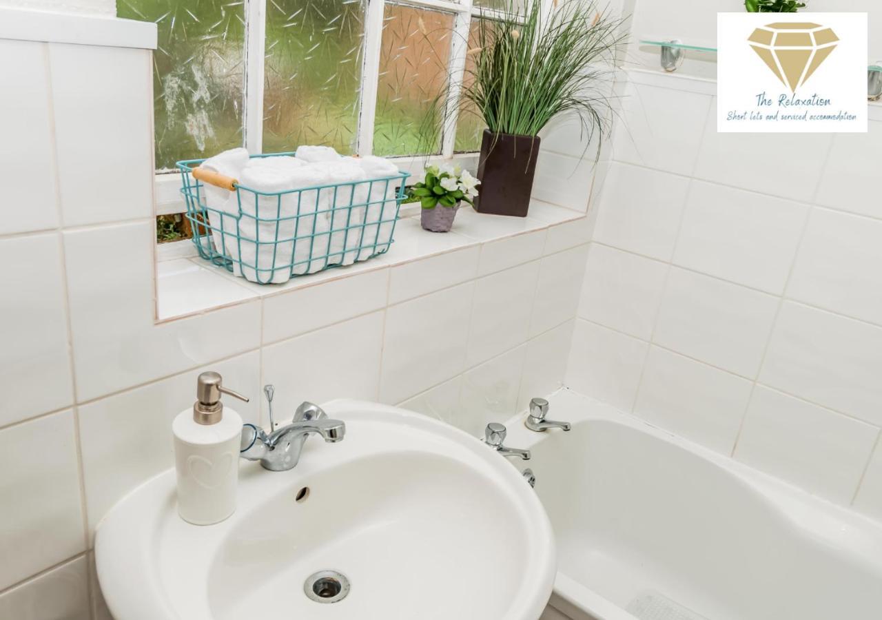 2 Bed Apartment-5 Guests - Business-Relocation-Parking - The Brighton Short Stay & Serviced Apartments Extérieur photo